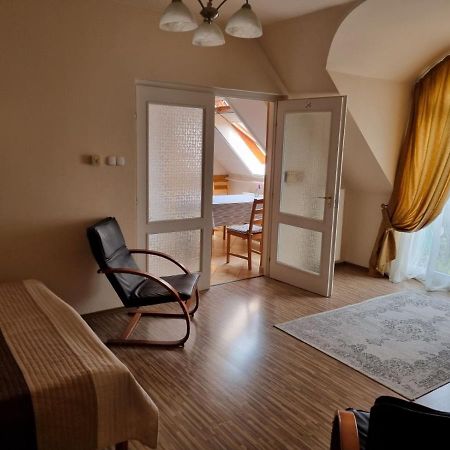 Koerteszirom Apartman Еґер Екстер'єр фото