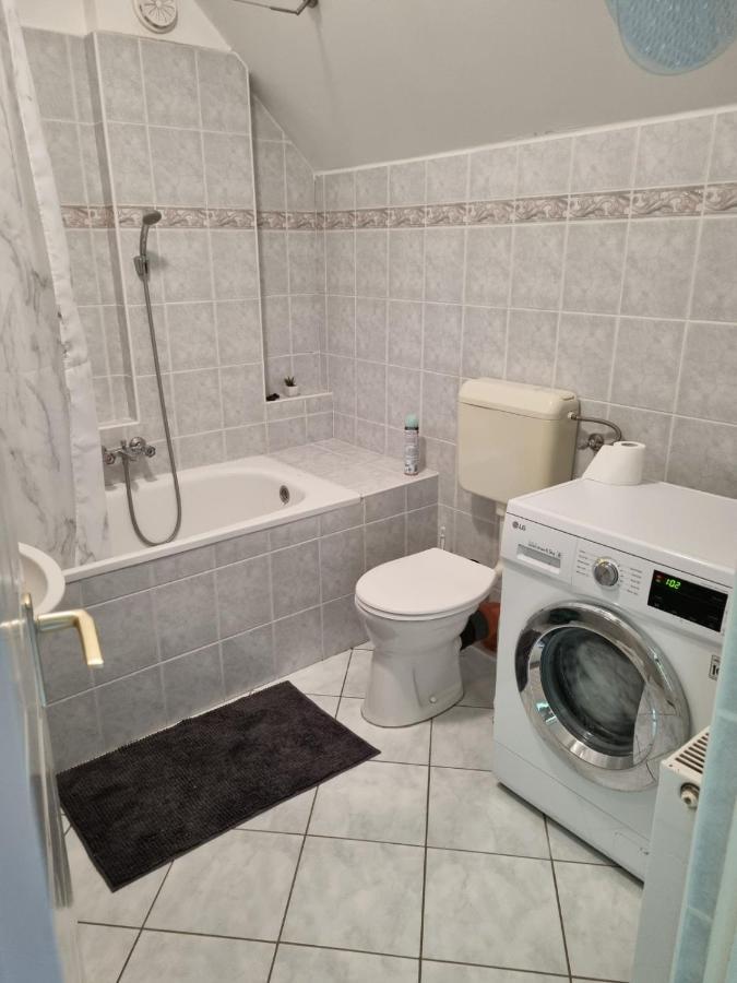 Koerteszirom Apartman Еґер Екстер'єр фото